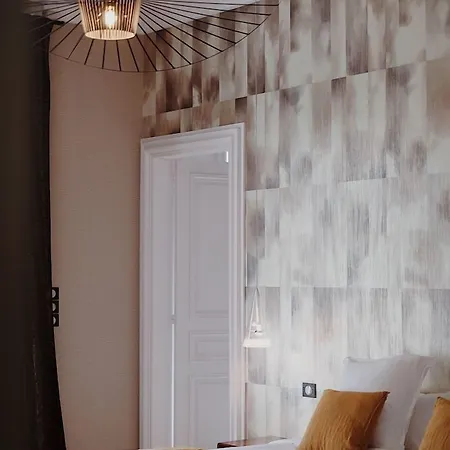 La Guy & - Teritoria 4*