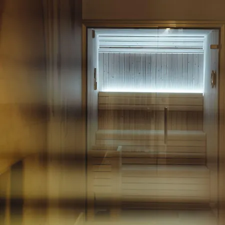 La Guy & - Teritoria 4*