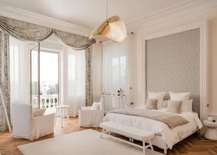 Alojamento de Acomodação e Pequeno-almoço La Guy & - Teritoria 4*